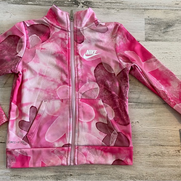 Nike Girls 2 piece Tracksuit Size 6 - Picture 2 of 3